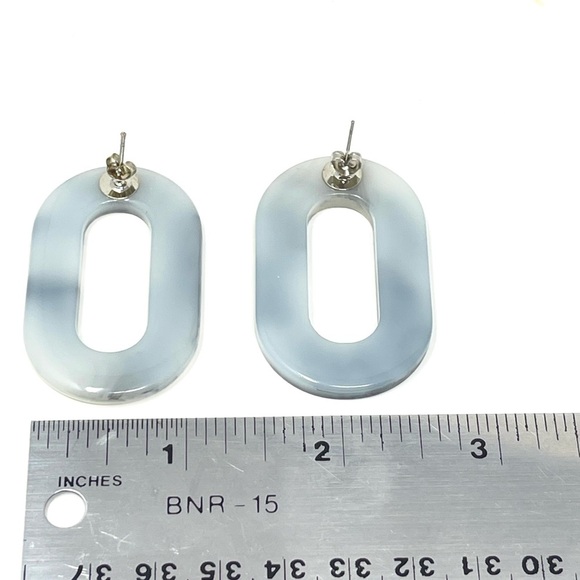 New Anthropologie Gray Link Resin Earrings - Picture 4 of 4